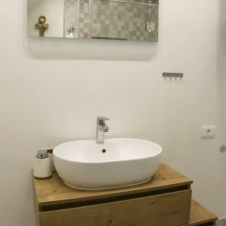 Ana's Secret Corner Apartment *